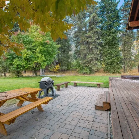 Icicle Creek Lodge 2 Minutes to Downtown Leavenworth3 bedrooms 3 baths