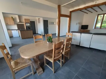 Gîte de la Louvière - Maison de Campagne Отели в г. Гранпре