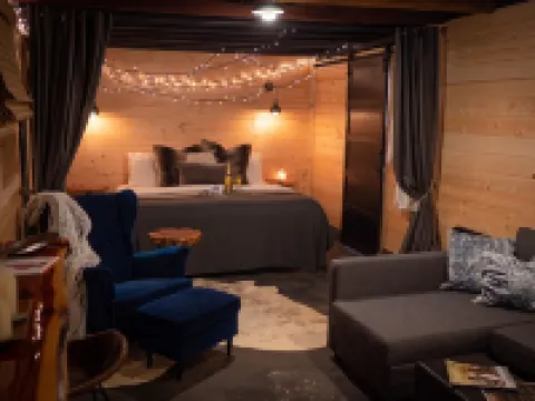 The Shed for Couples Only!-Hermann Hotels in Hermann