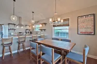 Lake Tillery- Beautiful sunrises, large screened porch, and newly renovated home