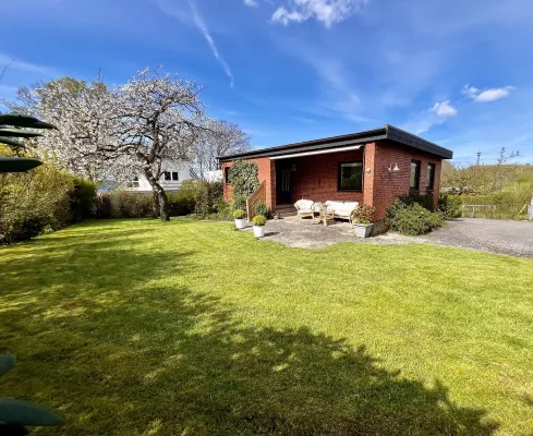 Ferienhaus in Strandnähe mit Etwas Meerblick, Balkon, Loggia, Garten in Meierwik
