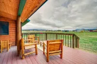 Cody retreat with a view and hot tub