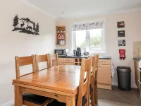 Lovely cosy cottage with stunning loch and mountain views in scenic countryside