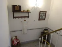 CHARMING GUEST GARDEN TERRACE SWIMMING POOL, FREE PARKING AND WIFI, BEACHES 8 Km away Hotels in Pomerols