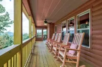 Vista Sunrise Mountain View with Hot Tub at Knight Sky Cabin