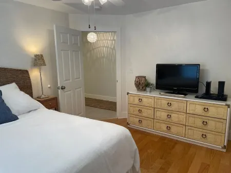 Come for the Beach, Stay for the Food! - Private elevator - Sea Isle Villas, IRB