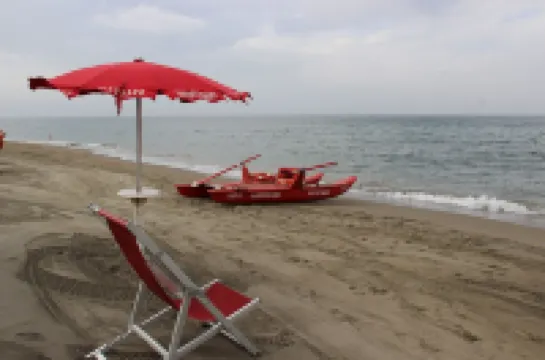 Ostia-apartment 50 mt from the beach, near historic center-sea view