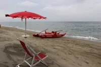 Ostia-apartment 50 mt from the beach, near historic center-sea view