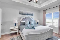 Min2Beach⛱️🌴6SeatGolfCart🔆OceanViewPools🌊BeachEquip, 🔥 Lg Patio&Firepit❤️🦮