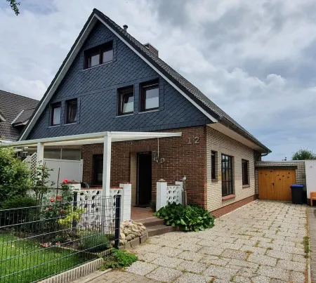 Great vacation right on the dike with family and dog a few minutes from the beach