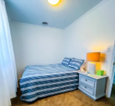 Pet friendly beach house w/ Hot Tub - Short 0.4 mile walk to beach!