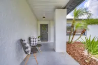 Bright & Beautiful 3/2 house close to Beaches & Fun