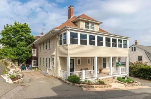 Large Oceanside Apartment. Walk to the beach and many restaurants. Pet Friendly Hotels in Swampscott