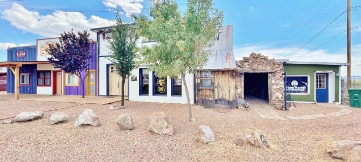 Brand New House Right on Allen St one Block from the Birdcage Hotels in Tombstone