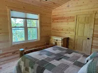 Six bedroom lake front cabin with hot tub and outdoor fire pit