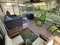 Modern beach themed 3b/2b home near New Smyrna Beach & Daytona Beach! Paradise! Hotels in Edgewater