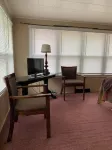 Charming, large 2 bedroom family-friendly unit within blocks of downtown Marion.