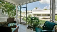 Charming Siesta Key Village Vacation Condo - Unbeatable Location, Free WiFi