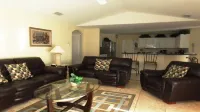 EXQUISITE VILLA -  2 Master Suites, Pool South+Spa, Gas BBQ, Game Room, WIFI