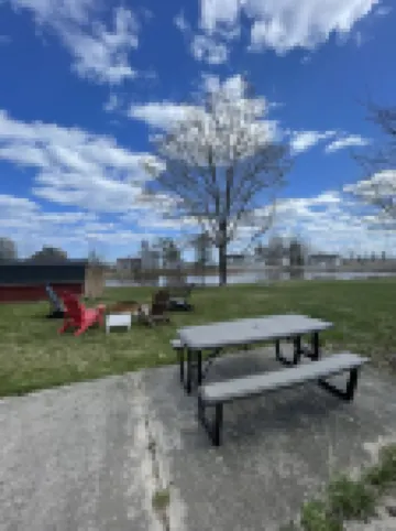 Charming Cabin Retreat on Cedar Cove