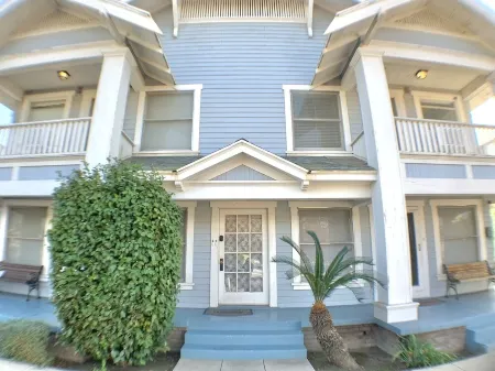 Queen Full Twin Bed/Sleeps 5/Furnished Private APT/In-Unit Washer Dryer/65" HDTV