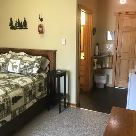 Mountain Peaks Inn, BEAR MOUNTAIN SUITE, Downtown Hill City