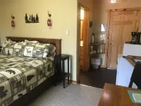 Mountain Peaks Inn, BEAR MOUNTAIN SUITE, Downtown Hill City