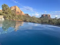 Hiker's Paradise with infinity pool and trail access from backyard