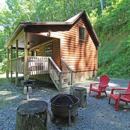 Great small cabin with hot tub