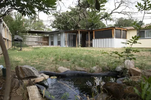 Roadside at 'Bout DAM Time - Cozy Lakeside Cabin, Nature Retreat, & Brew Pub!