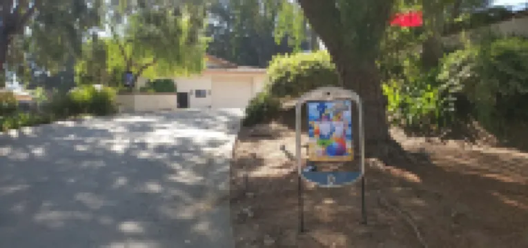 Detached guest house on private gated Spanish Estate with a pool, Temecula close