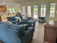 Smith Mountain Lake Area Hotels in North Shore