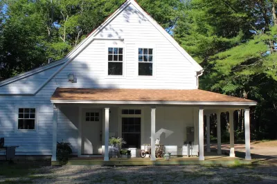 Charming-completely renovated-private-cozy and sparkling clean.  1 bedrm 1 bath. Hotels near Village Marketplace