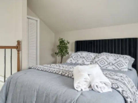 !NEW! MCM Retreat in Downtown Decatur Hotels in Decatur