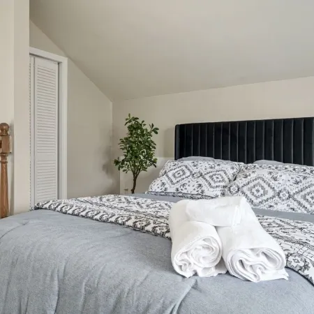 !NEW! MCM Retreat in Downtown Decatur