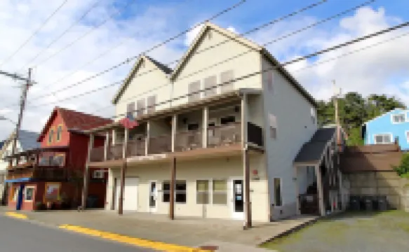 Comfort and Convenience in Downtown Sitka - Suite B