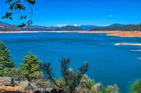 Peaceful Cottage Retreat - 1 mile from Lake Shasta Hotels in Shasta Lake