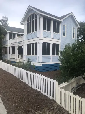 PHENOMENAL NEW HOME 7 BR  7.5 WALK TO E BEACH, EA BR PRIVATE BR & OUTDOOR SPACE Hotel a Bald Head Island