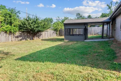 Cozy Retreat Centrally Located near  DFW & Stadium Hotels near J.B. Sandlin Park