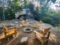 Pond-Side Chalet • Private Beach • Canoe & Kayak