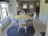 Quaint Bungalow Minutes From Downtown, Harbor, Shops