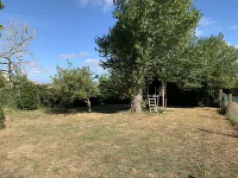 Villa for 6 near the sea with heated pool 酒店