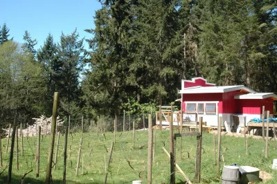 The Ridge at Langley: Villa Margo, the "butterfly" cottage Hotels near Spoiled Dog Winery
