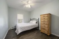 City Gem! 3 Miles from CASV/1 Mile from SUNY