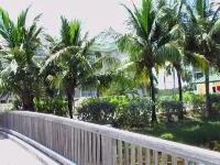 Key West Condo close to the Ocean. 1 mile to Smathers & 3 miles to Duval St.
