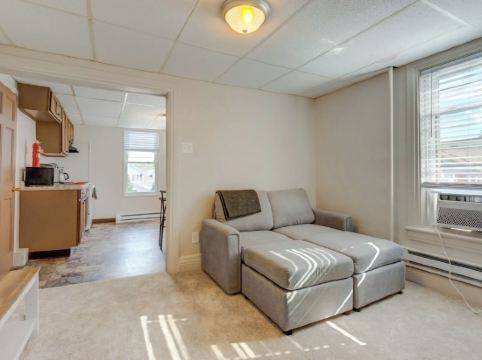 Hell's Kitchen, Apt #11-Bedroom Apartment Just a Short Walk to Hershey Theatre