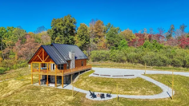 Moonlight Meadow cabin at Trickle Creek at Hocking Hills