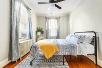 FREE Parking!! 5★ Amenities! 1 Gig WIFI! DOWNTOWN! Hotels near Ballad Brewing