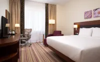 Hilton Garden Inn Volgograd (Хилтон Гарден Инн Волгоград) Отели рядом с достопримечательностью «Аллея пирамидальных тополей»