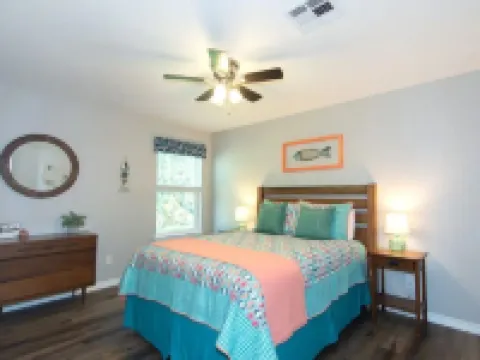 Lake Ridge Oasis Hotels in Belton